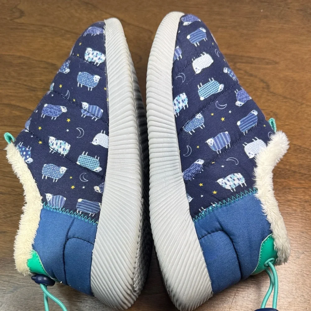 Lands End Sheep Kids Sherpa Lined Ultra Lightweight Puffer Slippers, est sz 4